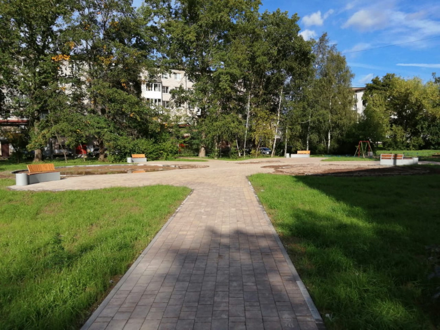Благоустройство территории между д. 7 по пр. Победы и д. 1, 3 по пер. Школьному, г. Кириши - undefined